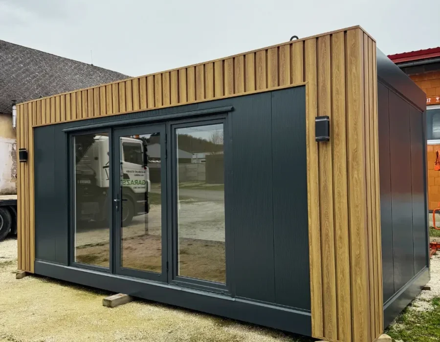 mobilná stavba exteriér skladom